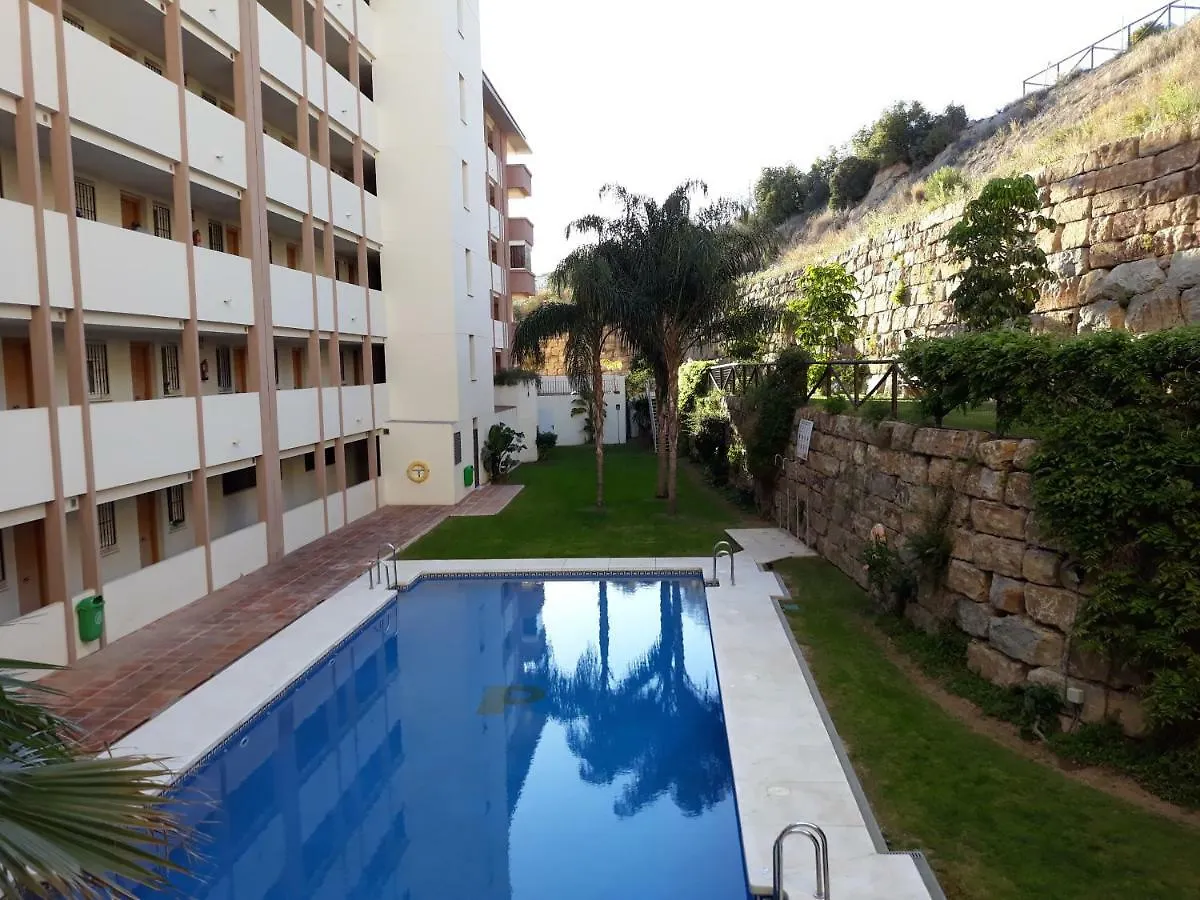 Apartamentos Los Pacos 푸엔히롤라